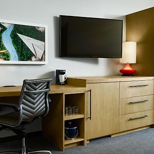 Upper Floors Queen Room